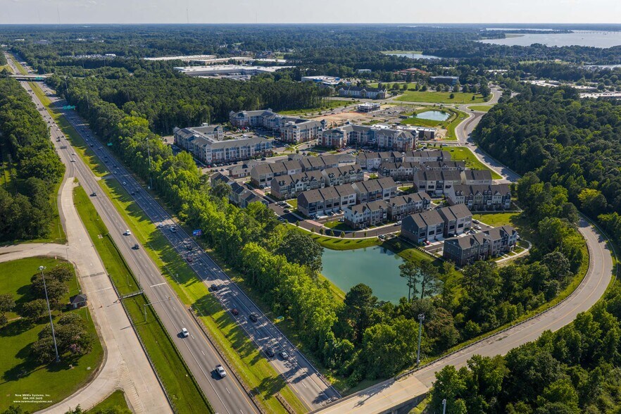 College Dr & Harbour View Blvd, Suffolk, VA à louer - Photo du bâtiment - Image 1 de 7