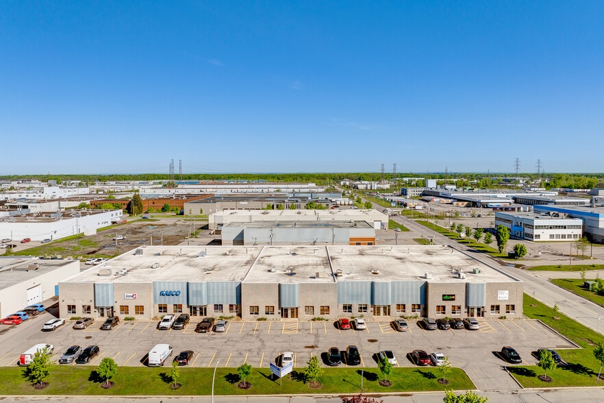 901-937 Rue Michelin, Laval, QC for lease - Building Photo - Image 3 of 8