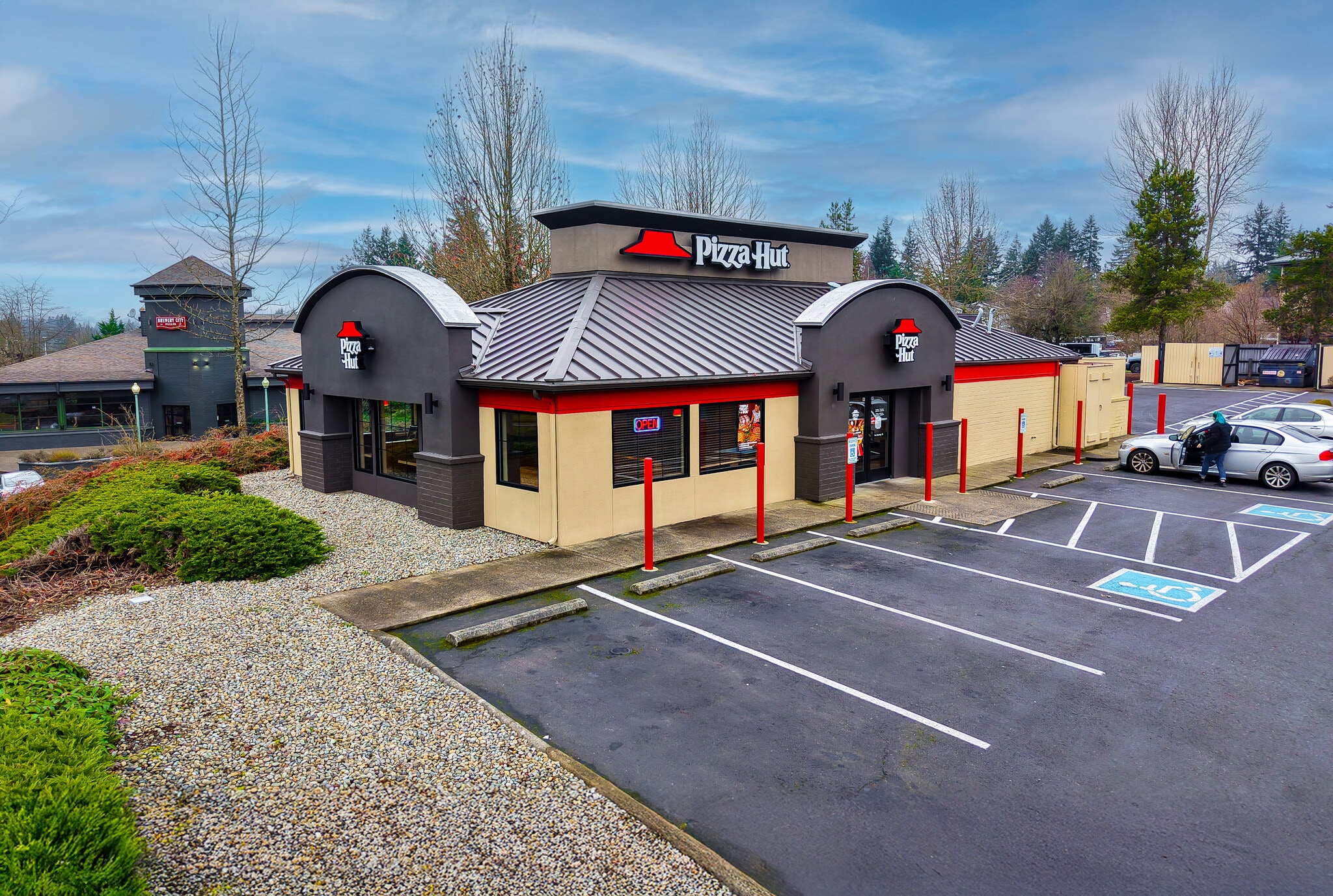 Three Vacant Single Tenant Assets portfolio of 3 properties for sale on LoopNet.ca Primary Photo- Image 1 of 4