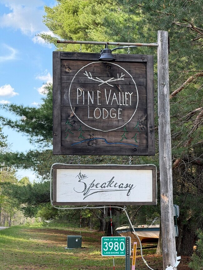 Plus de détails pour 3980 Lakeshore Dr, Rhinelander, WI - Spécialité à vendre