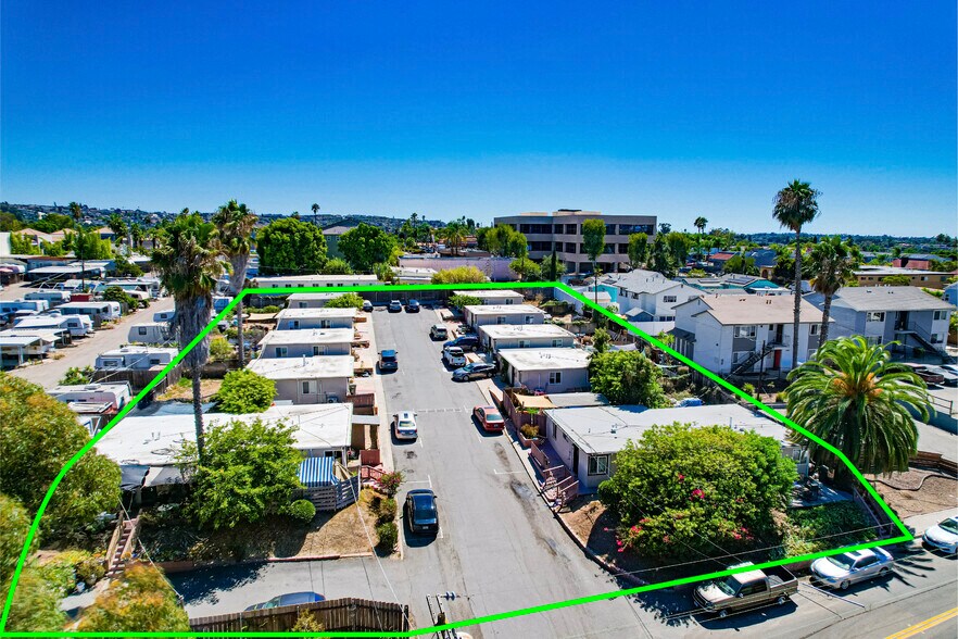 5015 Comanche Dr, La Mesa, CA à vendre - Photo du bâtiment - Image 2 de 9