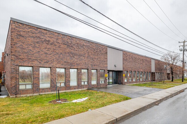 Plus de détails pour 10300 Av Ryan, Dorval, QC - Industriel à louer