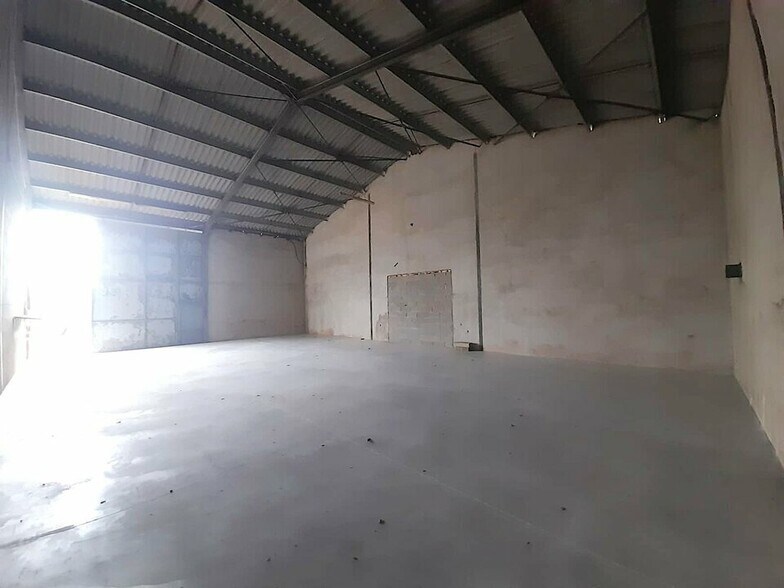 Industrial in Le Cannet-des-Maures for lease - Interior Photo - Image 2 of 4