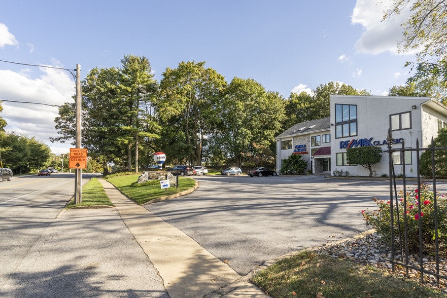 528 E Lancaster Ave, Wayne, PA for lease - Building Photo - Image 3 of 9