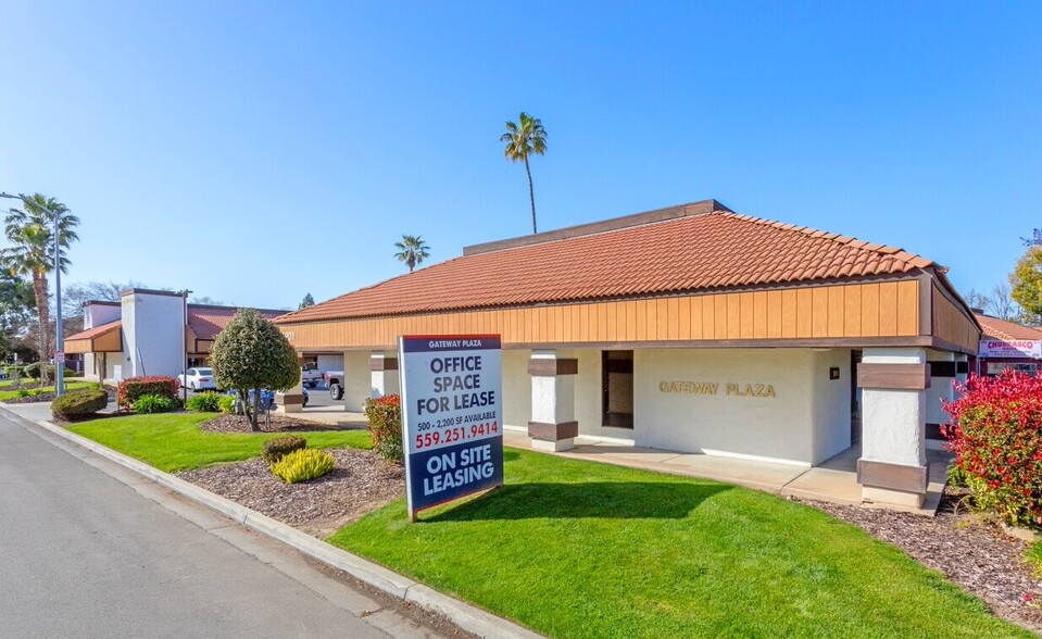 1981 N Gateway Blvd, Fresno, CA for lease - Building Photo - Image 1 of 12