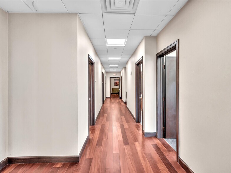 20900 NE 30th Ave, Aventura, FL à vendre - Photo du bâtiment - Image 3 de 32