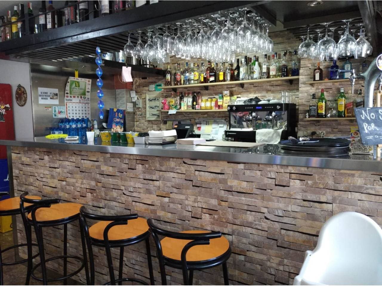 Retail in Barcelona, Barcelona for lease Interior Photo- Image 1 of 3