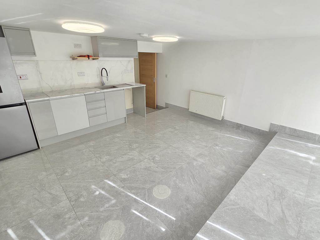 122-122A Finchley Rd, London for lease Building Photo- Image 1 of 28