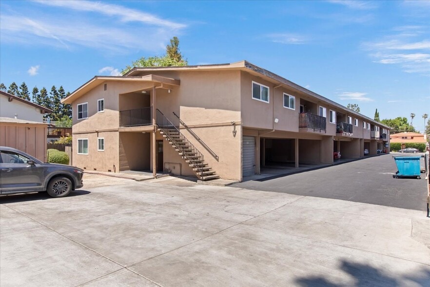 1440 Gordon St, Redwood City, CA for sale - Building Photo - Image 2 of 8