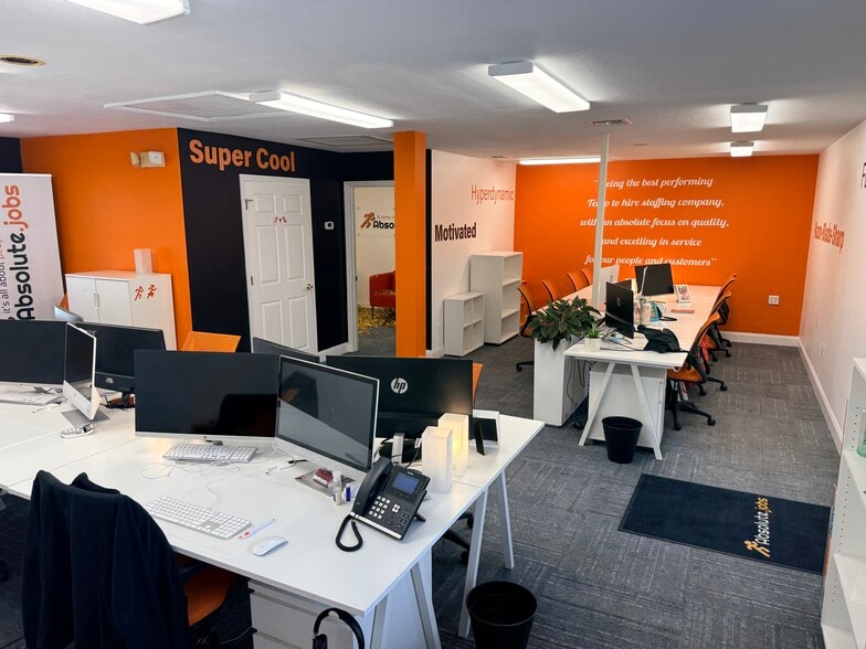 310 Doris Dr, Lakeland, FL for sale - Building Photo - Image 3 of 11