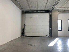 32 Rue De Seine, Colombes for lease Interior Photo- Image 1 of 10