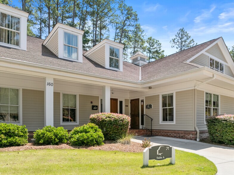 160 Turnberry Way, Pinehurst, NC à vendre - Photo du bâtiment - Image 2 de 8