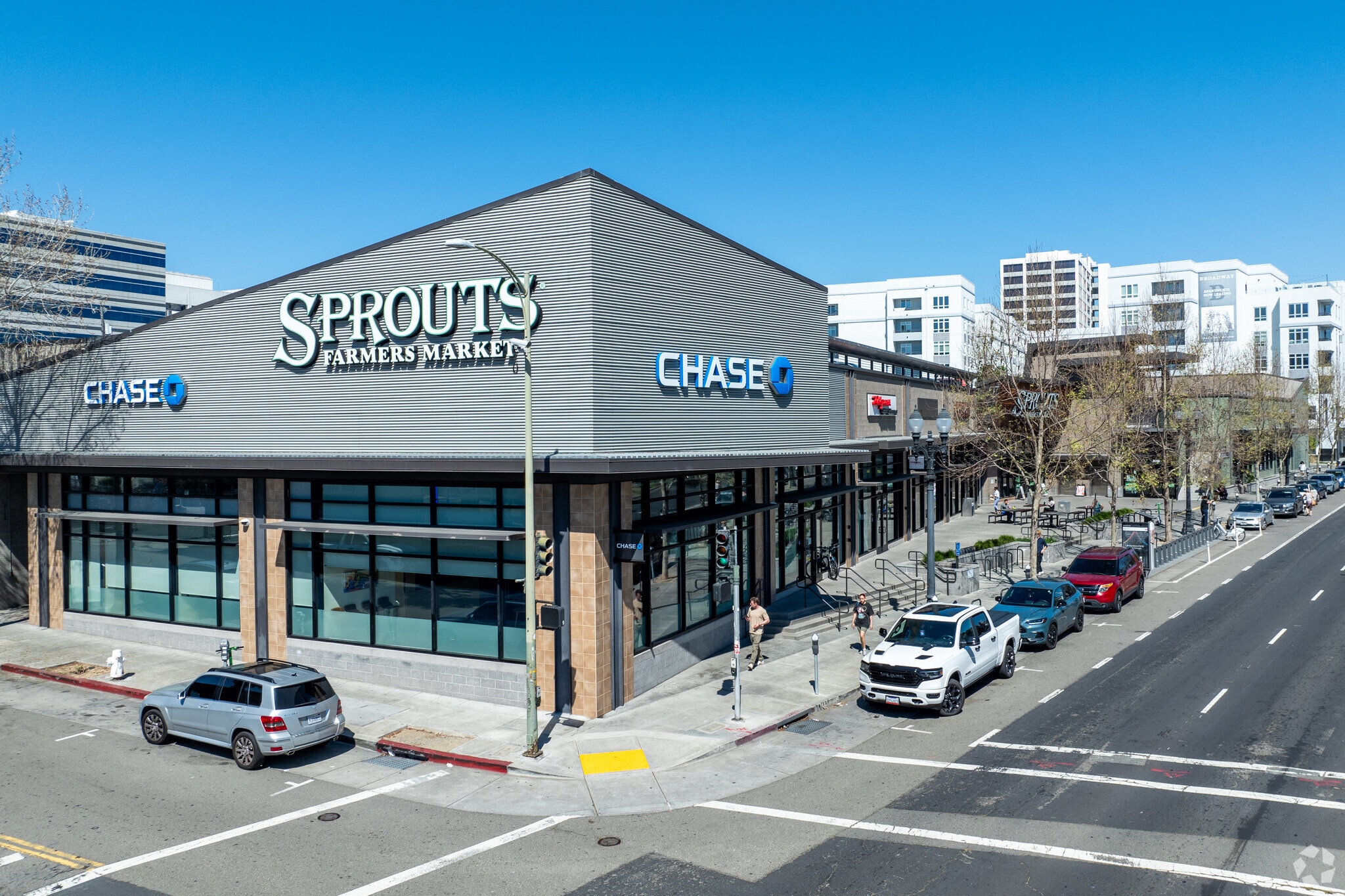 3035 Broadway, Oakland, CA for lease Primary Photo- Image 1 of 4
