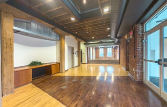 109 Norfolk Ave SW, Roanoke, VA for lease Interior Photo- Image 2 of 7