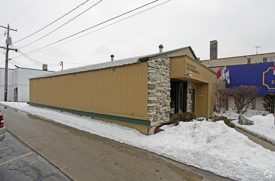 519 E Walnut St, Green Bay, WI for sale - Building Photo - Image 2 of 22