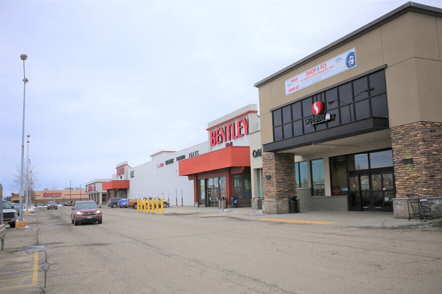 24-36 College Rd, Fairbanks, AK à louer - Photo du bâtiment - Image 3 de 3