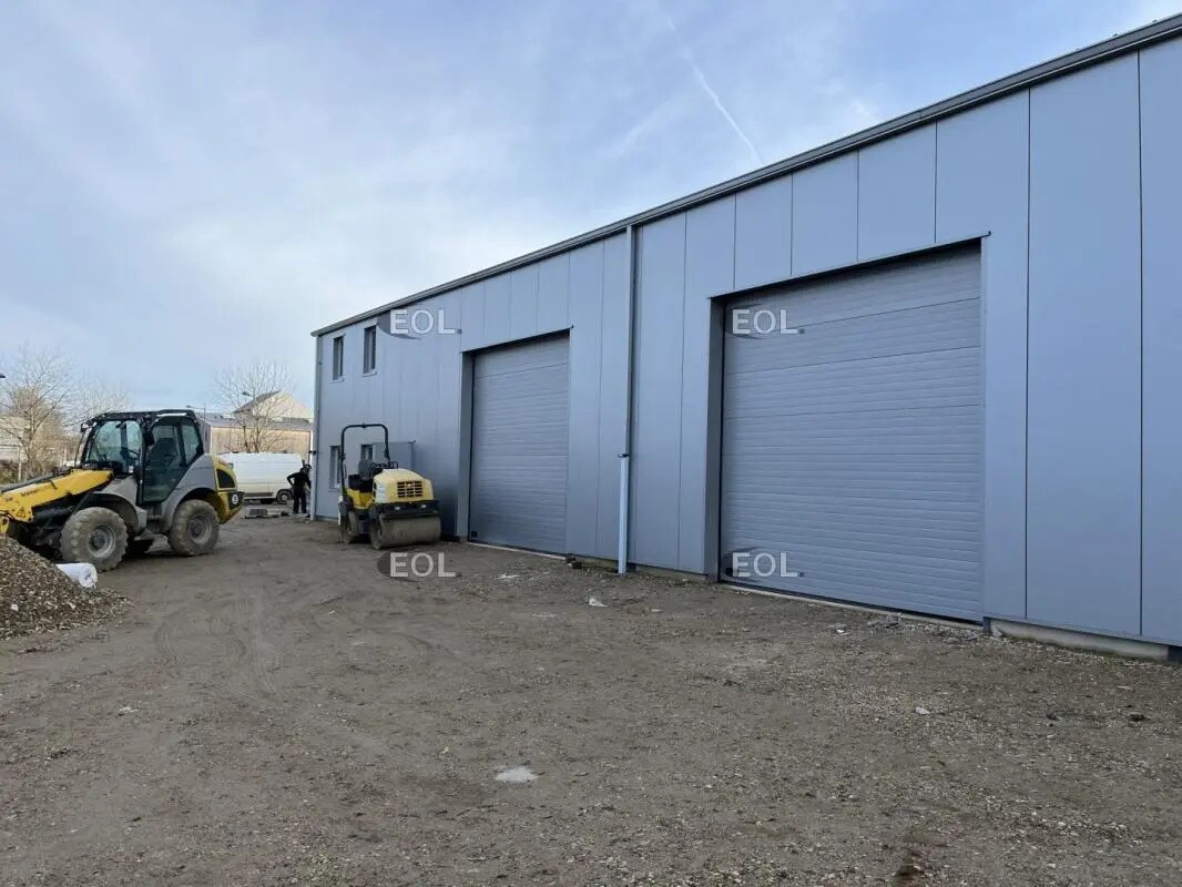 Flex in Marines for lease Building Photo- Image 1 of 10