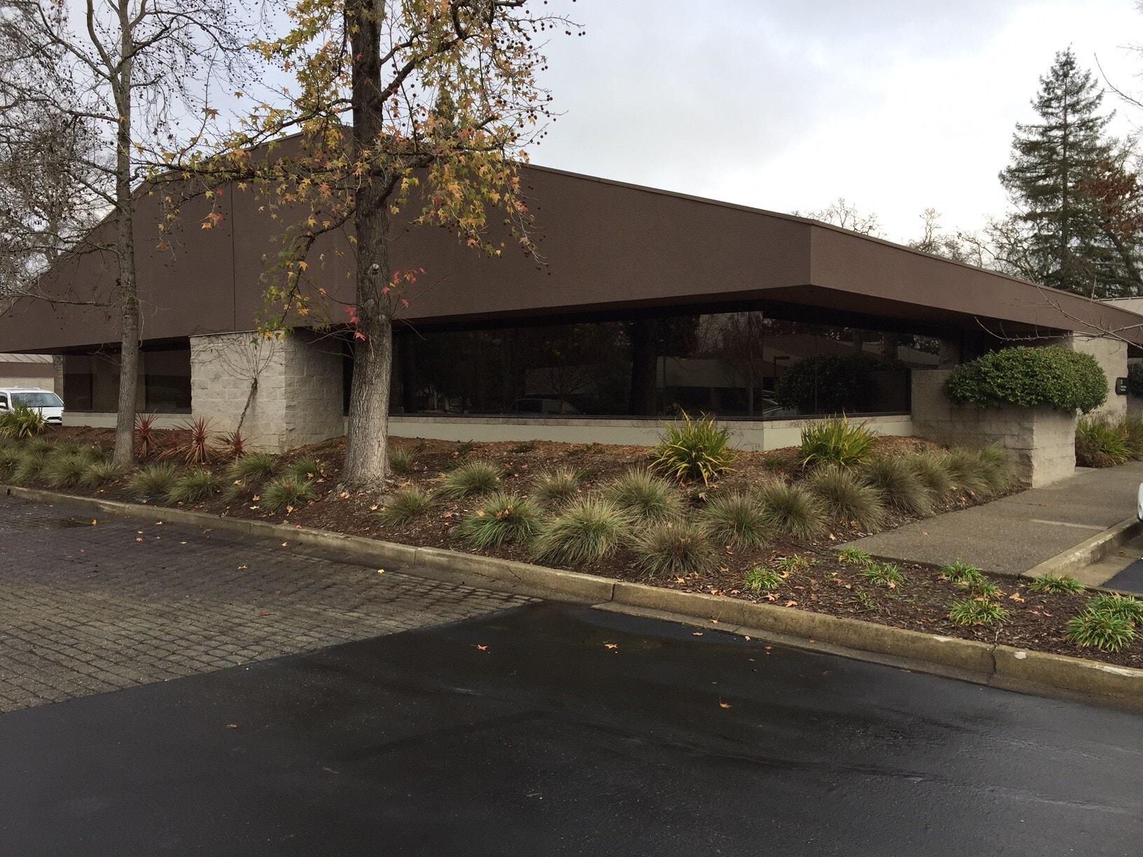 1400 N Dutton Ave, Santa Rosa, CA for lease Primary Photo- Image 1 of 6