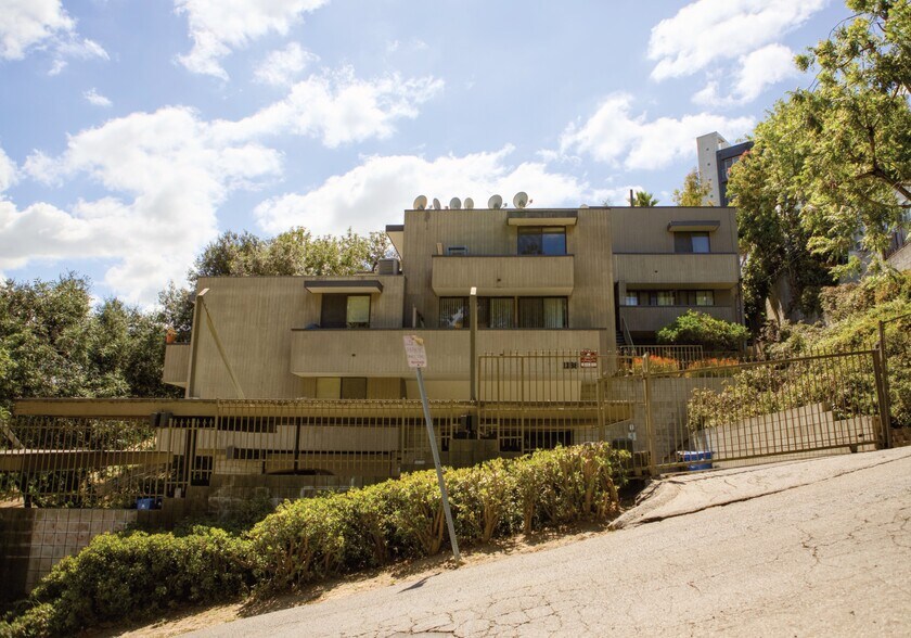 1188 Innes Ave, Los Angeles, CA à vendre - Photo du bâtiment - Image 2 de 18