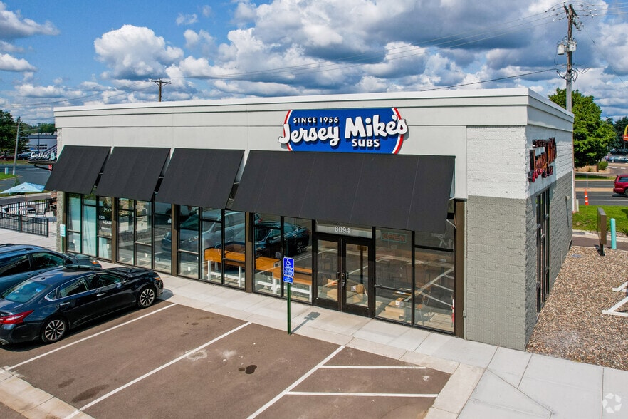 8094 University Ave NE, Fridley, MN for lease - Primary Photo - Image 1 of 5