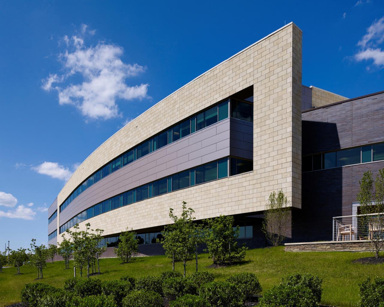 401 Young Ave, Moorestown, NJ à vendre Photo du bâtiment- Image 1 de 1