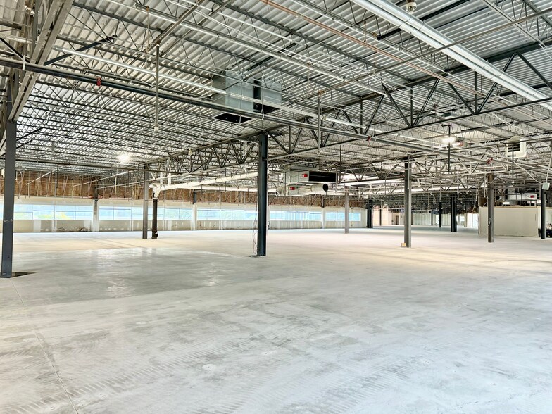 7337 W Washington St, Indianapolis, IN à louer - Photo intérieure - Image 3 de 5