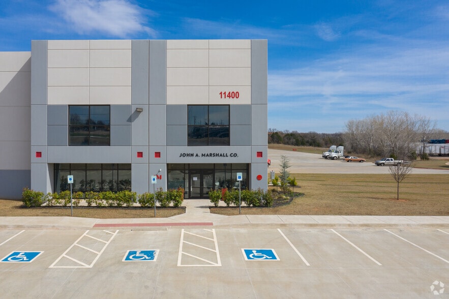 11400 N I-35 Service Rd, Oklahoma City, OK for lease - Building Photo - Image 2 of 8