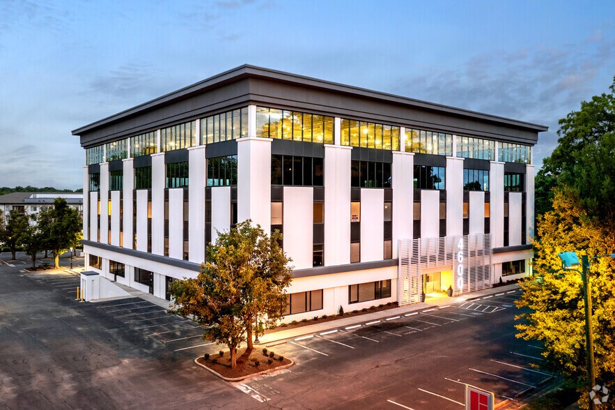 4600 Park Rd, Charlotte, NC à louer - Photo du bâtiment - Image 2 de 10