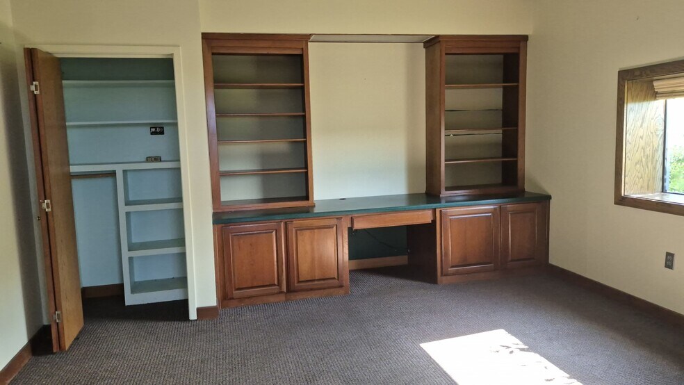 400 Aviation Plz, Hot Springs, AR à louer - Photo du bâtiment - Image 3 de 16