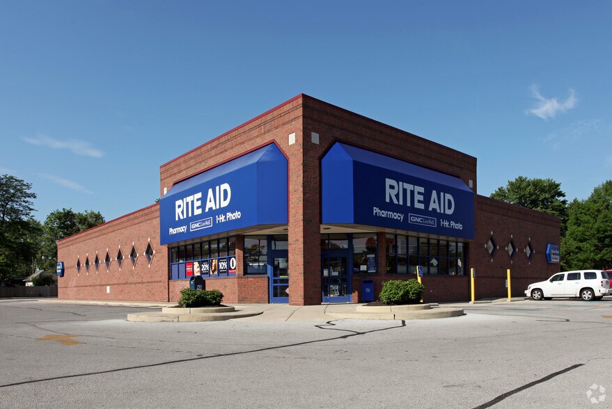 113 N Countyline St, Fostoria, OH à louer - Photo principale - Image 1 de 3