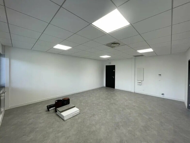 Office in Oberhausbergen for lease - Interior Photo - Image 3 of 6