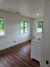 2115 McDonald, McMinnville, OR for lease Interior Photo- Image 2 of 4