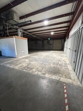 1109-1113 Valley Ridge Dr, Grain Valley, MO for lease Interior Photo- Image 2 of 9