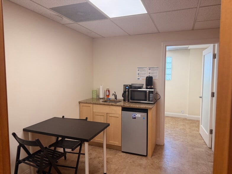 47 Third St, Cambridge, MA for lease - Interior Photo - Image 3 of 9