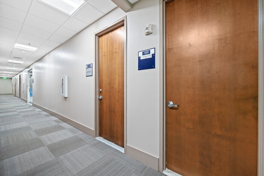 175 SW 7th St, Miami, FL à vendre - Photo du bâtiment - Image 3 de 68