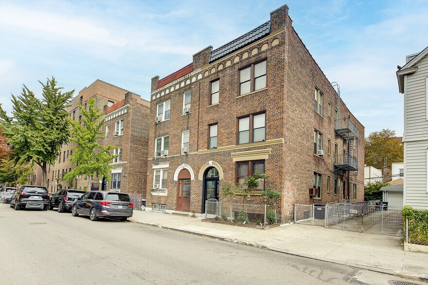 3737 64th St, Woodside, NY for sale - Primary Photo - Image 1 of 49