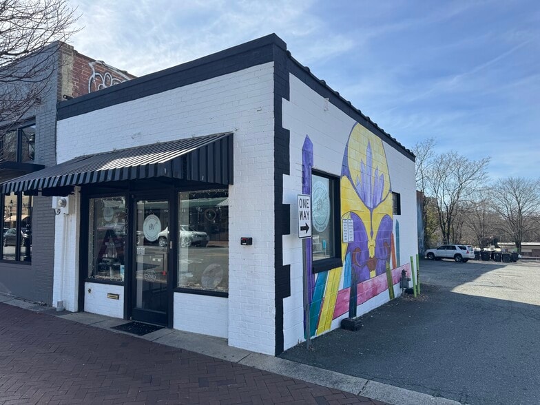 622-632 N. Trade Street portefeuille de 4 propriétés à vendre sur LoopNet.ca - Photo du bâtiment - Image 2 de 8