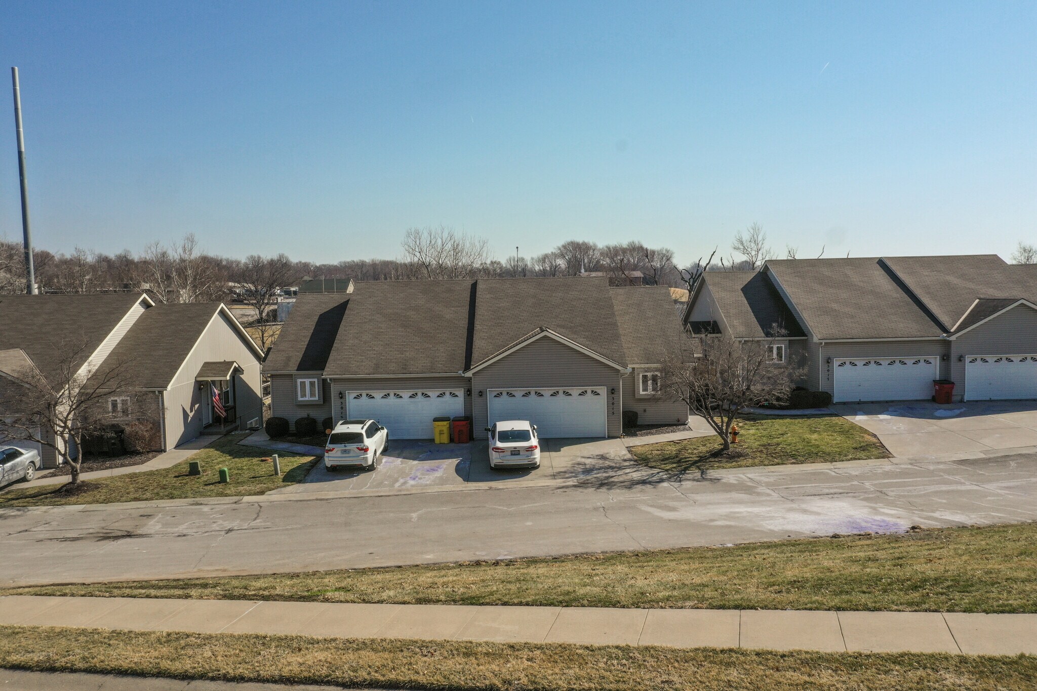 3005-3033 S Shrank Cir, Independence, MO à vendre Photo du bâtiment- Image 1 de 76