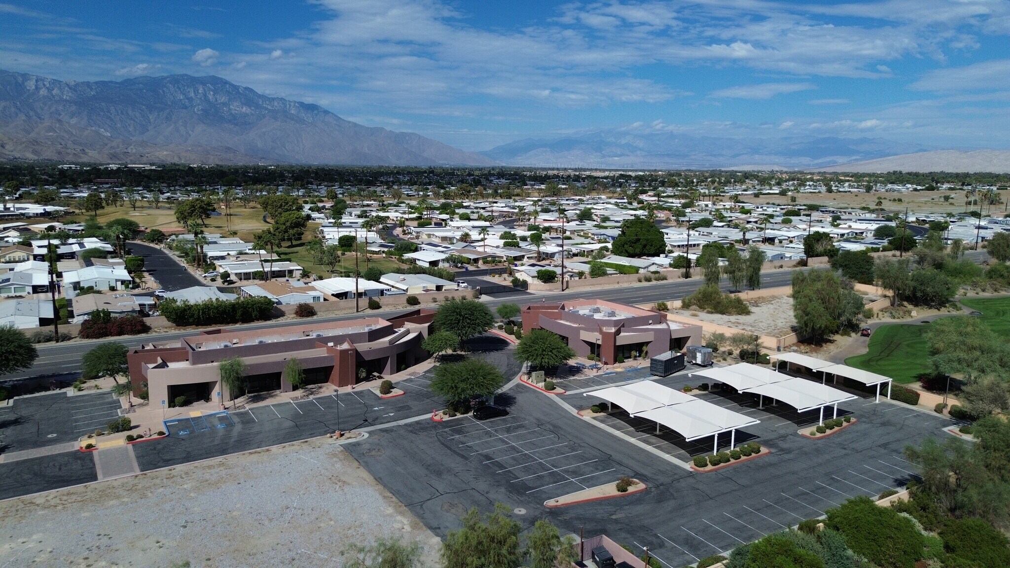 39810 Portola Ave, Palm Desert, CA à louer Photo principale- Image 1 de 8