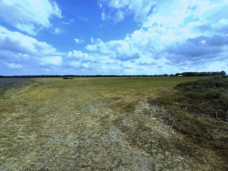 0 0 CR 321, Louise, TX à vendre - Photo du bâtiment - Image 2 de 12