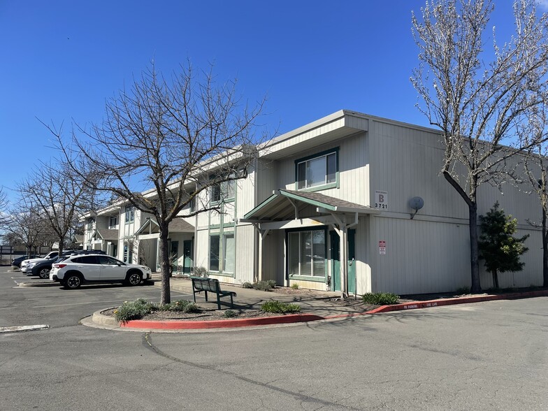 3715 Santa Rosa Ave, Santa Rosa, CA for lease - Building Photo - Image 3 of 24