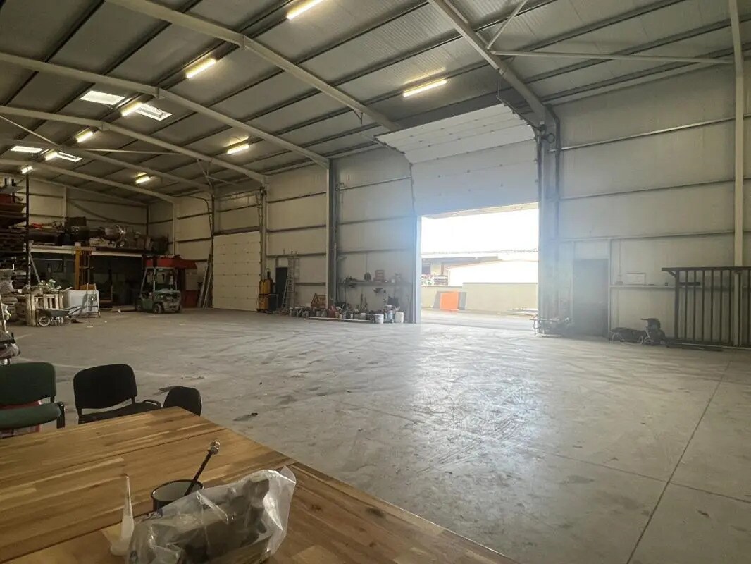 Local d'activités dans Saint-Sorlin-de-Vienne à vendre Photo du bâtiment- Image 1 de 7