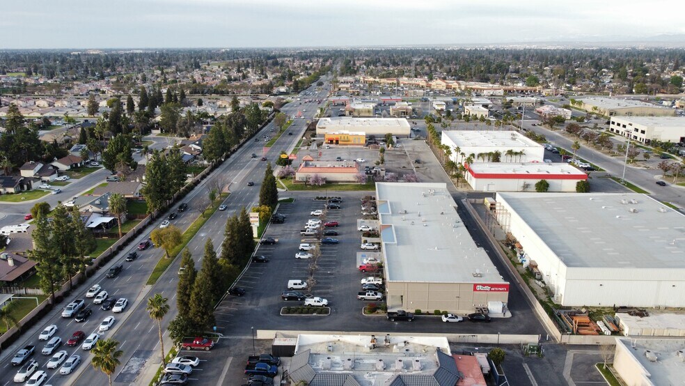 4500-4530 Gosford Rd, Bakersfield, CA à louer - Photo du bâtiment - Image 2 de 4