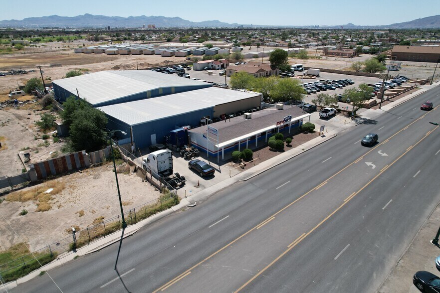7550 Alameda Ave, El Paso, TX à vendre - Photo du bâtiment - Image 1 de 12