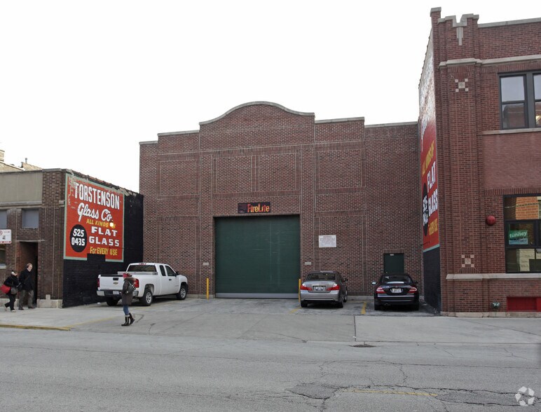 3241-3243 N Sheffield Ave, Chicago, IL à vendre - Photo principale - Image 1 de 2