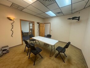 3577 E New York St, Aurora, IL à louer Photo intérieure- Image 2 de 4