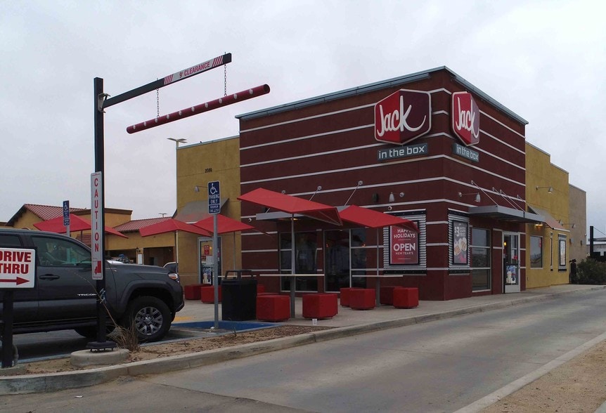 2086 Service Rd, Thermal, CA à vendre - Photo du bâtiment - Image 2 de 10