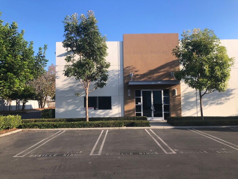 16782 Von Karman Ave, Irvine, CA à louer - Photo du bâtiment - Image 2 de 7