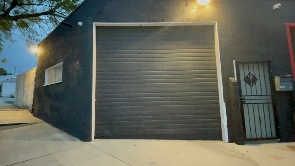 7643 Foothill Blvd, Tujunga, CA à louer - Photo du bâtiment - Image 3 de 12