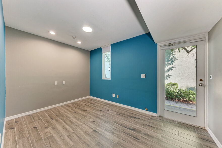 1771 Manatee Ave W, Bradenton, FL for lease - Interior Photo - Image 2 of 22